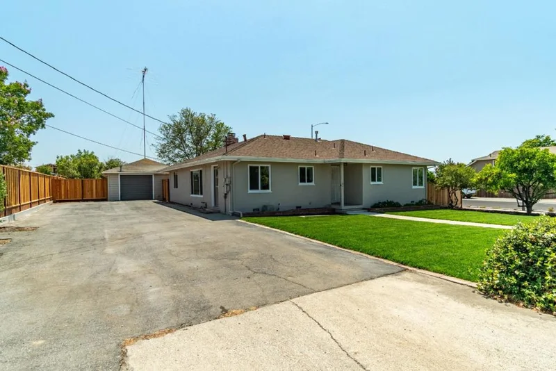 1041 Hillcrest, Hollister, CA 95023