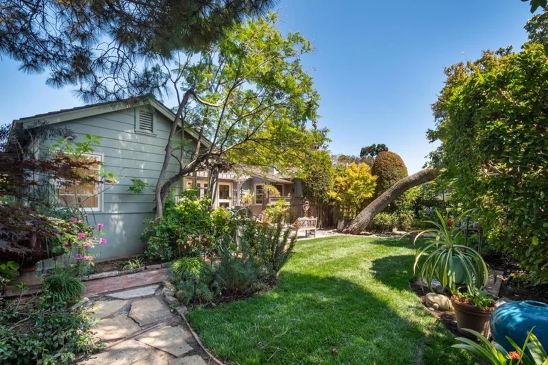30 Mission Drive, San Mateo, CA 94402