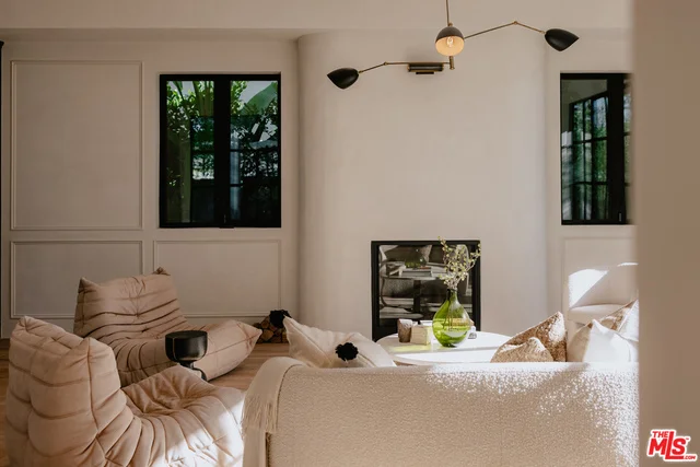 848 Gardner, Los Angeles, CA 90046