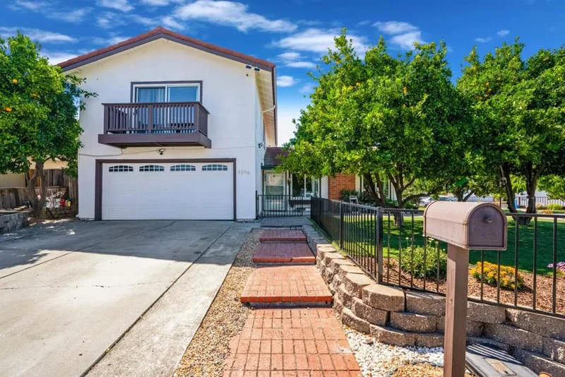 4596 Lakeshore, Santa Clara, CA 95054