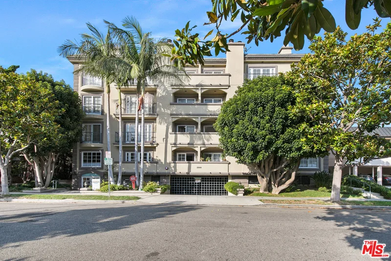 1844 Kelton #301, Los Angeles, CA 90025