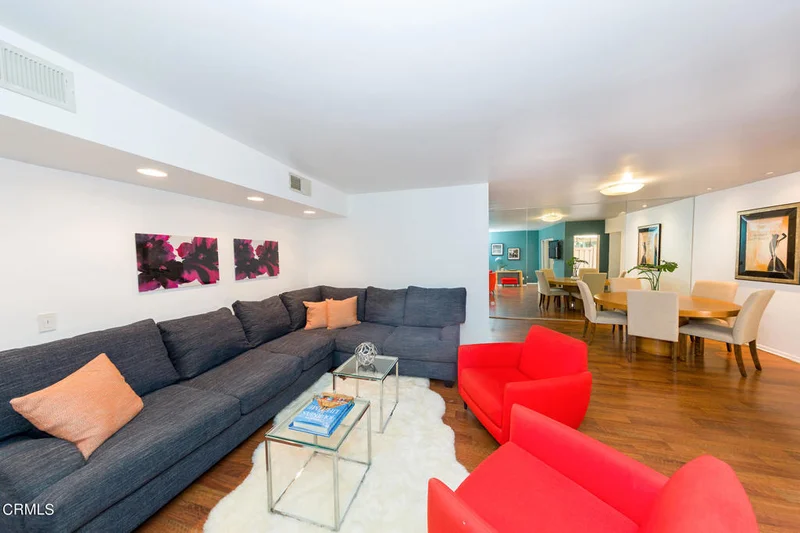 1010 Palm #104, West Hollywood, CA 90069