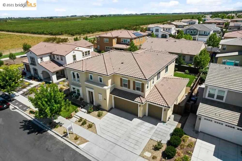 450 Avondale Ct, Brentwood, CA 94513