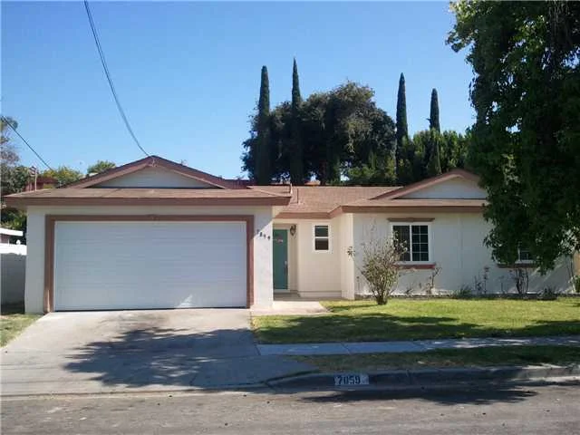 7859 Hunthaven Road, San Diego, CA 92114