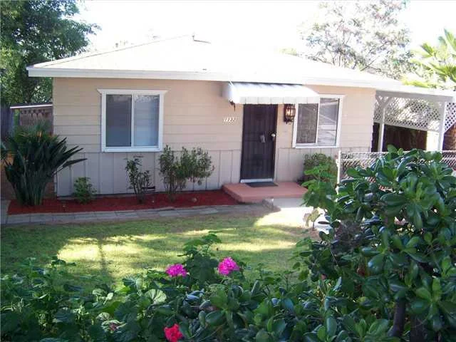 1132 4th Avenue, Escondido, CA 92025