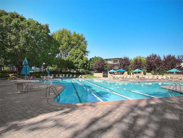 902 Peninsula #315, San Mateo, CA 94401