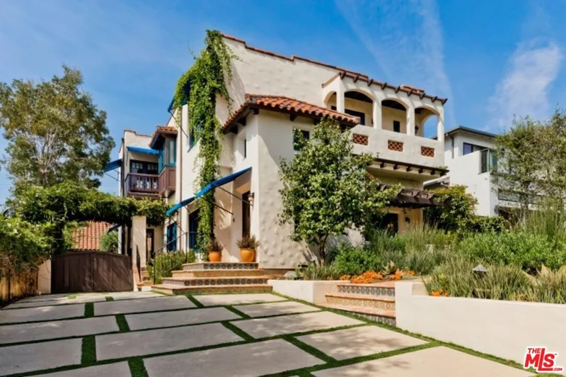 1051 Chautauqua, Pacific Palisades, CA 90272