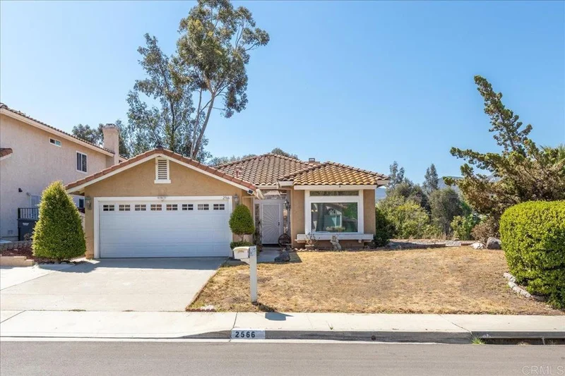 2566 Sawgrass, El Cajon, CA 92019