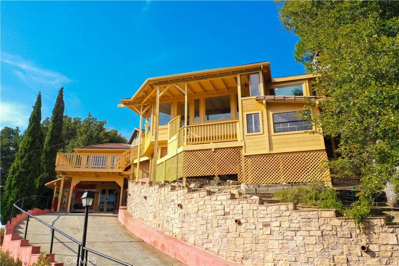269 Delle, Crestline, CA 92325