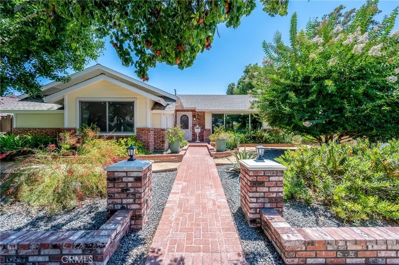 2602 Mainway, Rossmoor, CA 90720