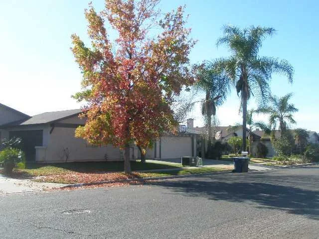 1025 Sendero Avenue, Escondido, CA 92026