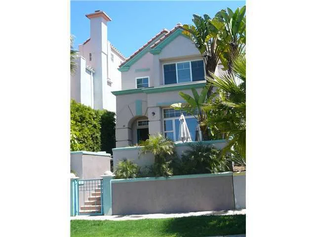 416 Tremont Street, Oceanside, CA 92054