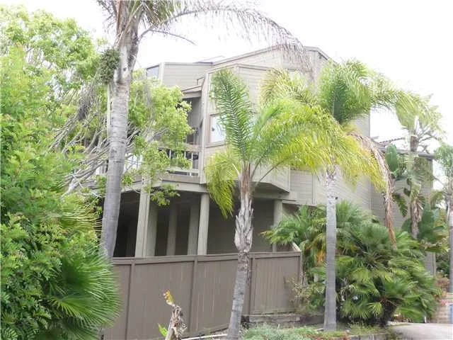 1898 Ivy Road, Oceanside, CA 92054