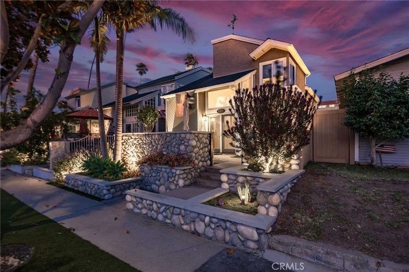 622 9th, Huntington Beach, CA 92648
