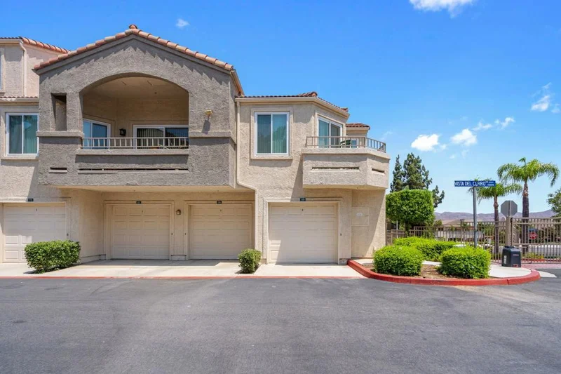 1023 Vista Del Cerro #104, Corona, CA 92879
