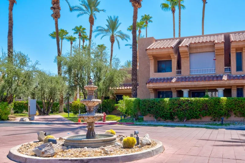 2700 Lawrence Crossley #19, Palm Springs, CA 92264