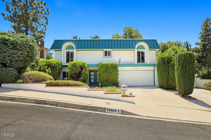 11584 Dellmont, Tujunga, CA 91042