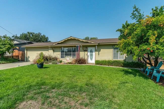430 El Camino Paraiso, Hollister, CA 95023