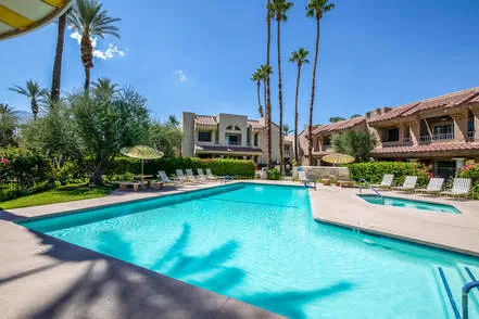 2700 Lawrence Crossley #13, Palm Springs, CA 92264