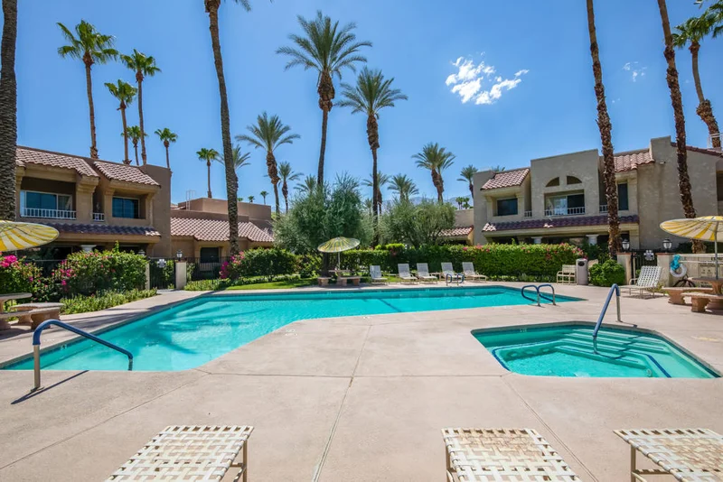2700 Lawrence Crossley #52, Palm Springs, CA 92264