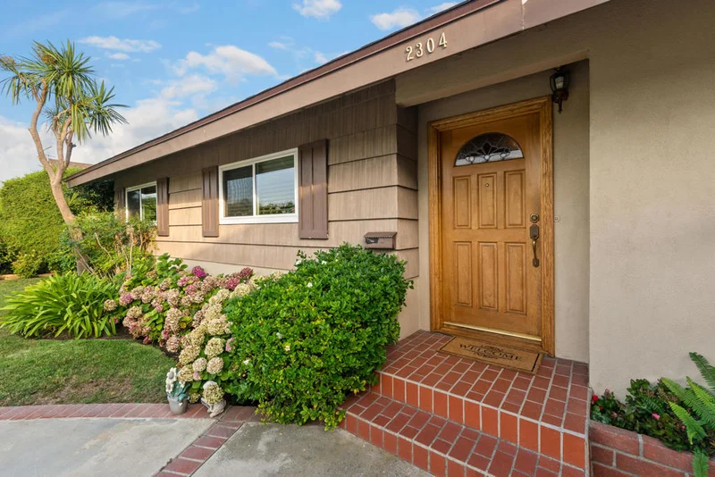 2304 Cloverdale, Orange, CA 92867