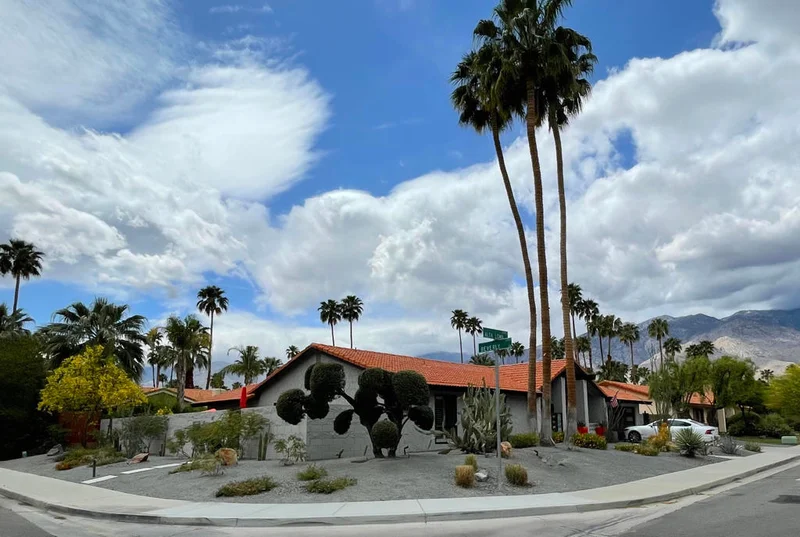 2997 Alta Loma Drive, Palm Springs, CA 92264