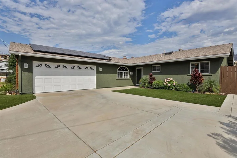 10339 Strawberry Lane, Spring Valley, CA 91977