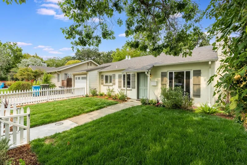 430 Hillcrest, Redwood City, CA 94062