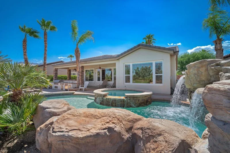 61436 Topaz, La Quinta, CA 92253