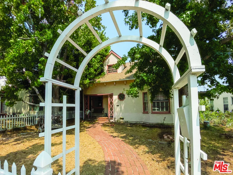 1033 23rd, Santa Monica, CA 90403