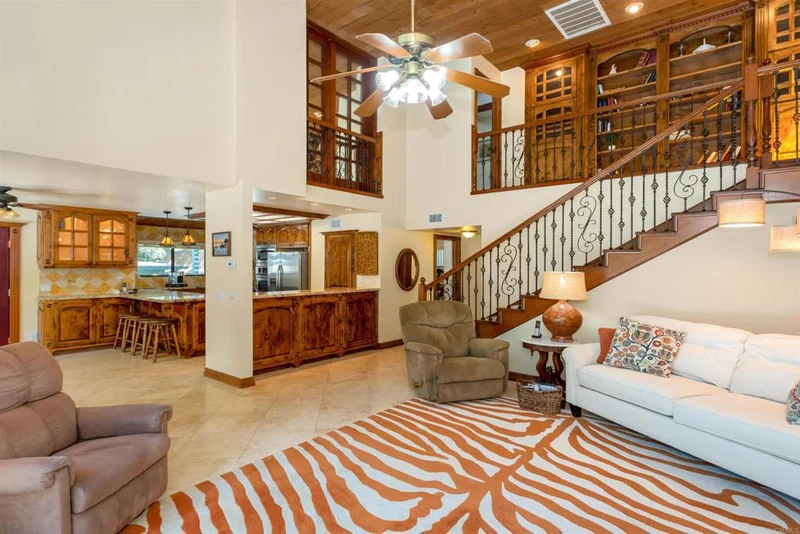 19071 Paradise Mountain Dr, Valley Center, CA 92082
