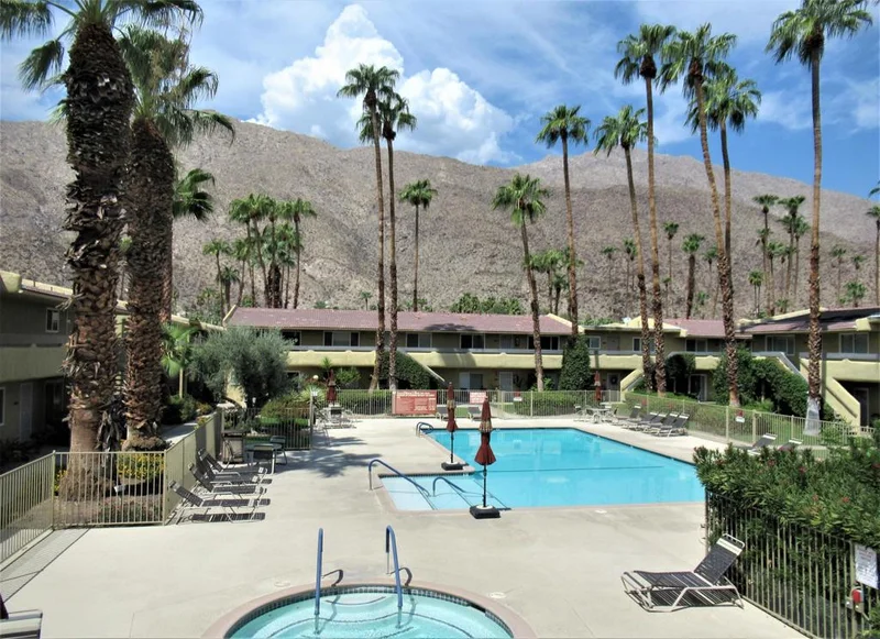 1900 Palm Canyon #39, Palm Springs, CA 92264