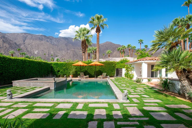 256 Via Lola, Palm Springs, CA 92262