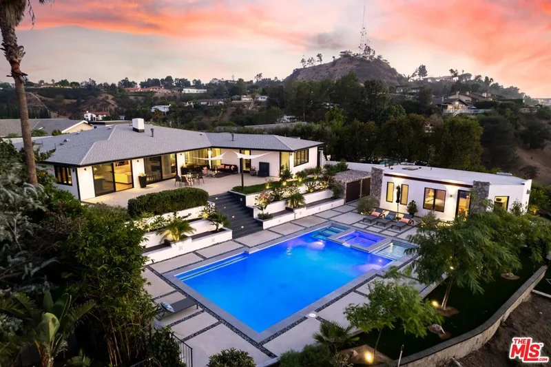 2715 Edwin, Los Angeles, CA 90046