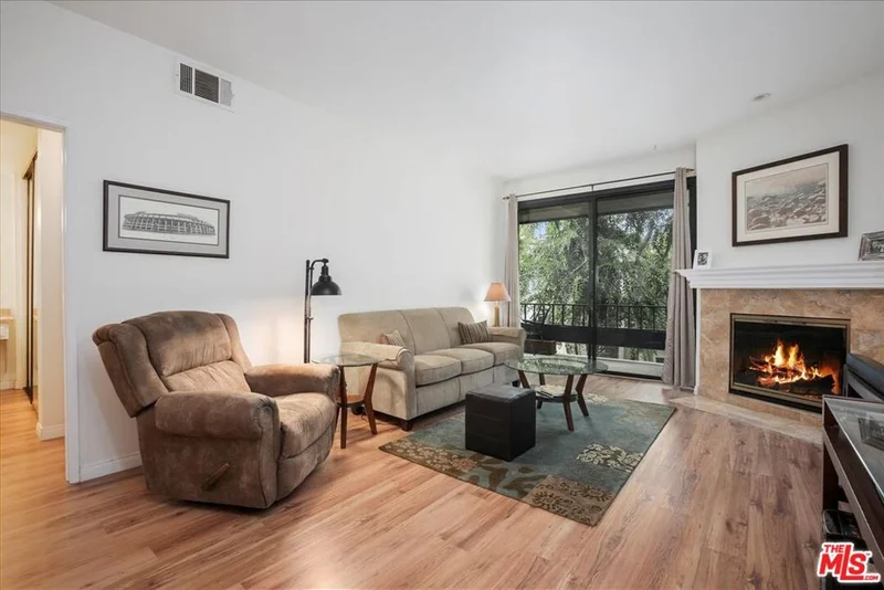8675 Falmouth #210, Playa Del Rey, CA 90293