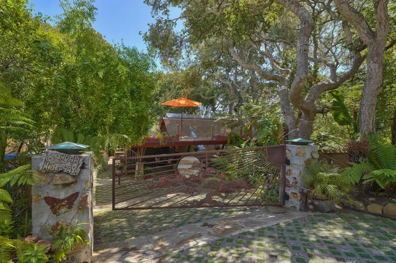 25987 Mission, Carmel, CA 93923