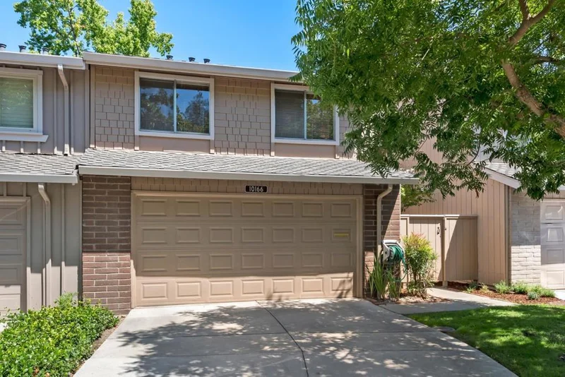10166 Camberley, Cupertino, CA 95014