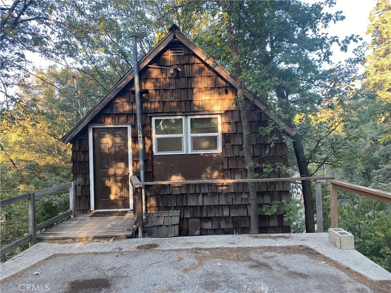 25651 Lo, Twin Peaks, CA 92391