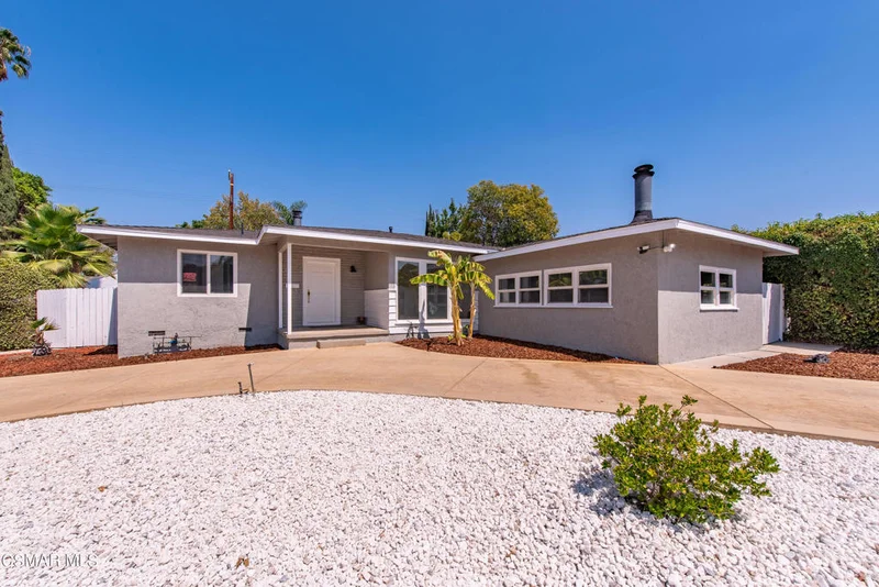 19055 Sylvan, Tarzana, CA 91335