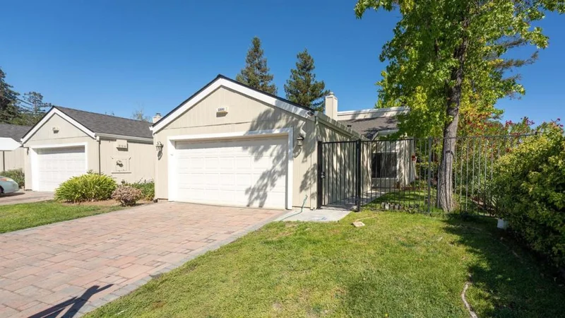 22680 Silver Oak, Cupertino, CA 95014