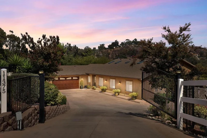11375 Crazy Horse Dr, Lakeside, CA 92040
