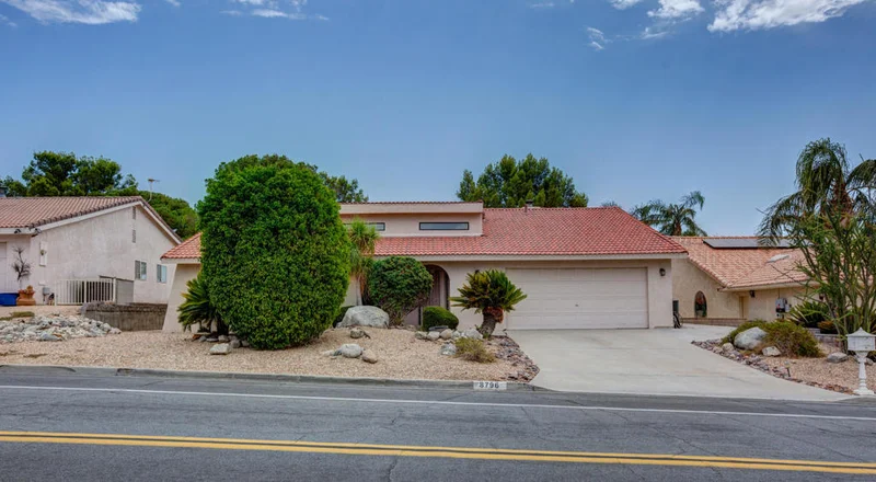 8796 Clubhouse, Desert Hot Springs, CA 92240