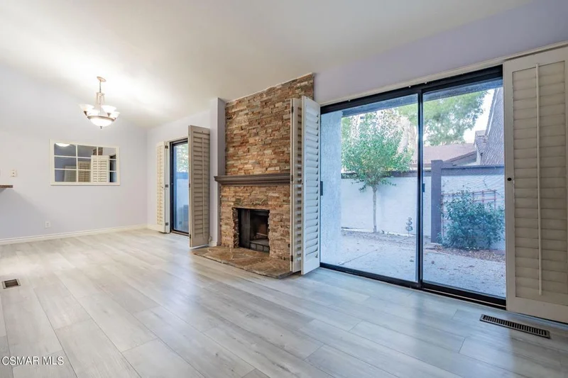 6265 Canoga #36, Woodland Hills, CA 91367