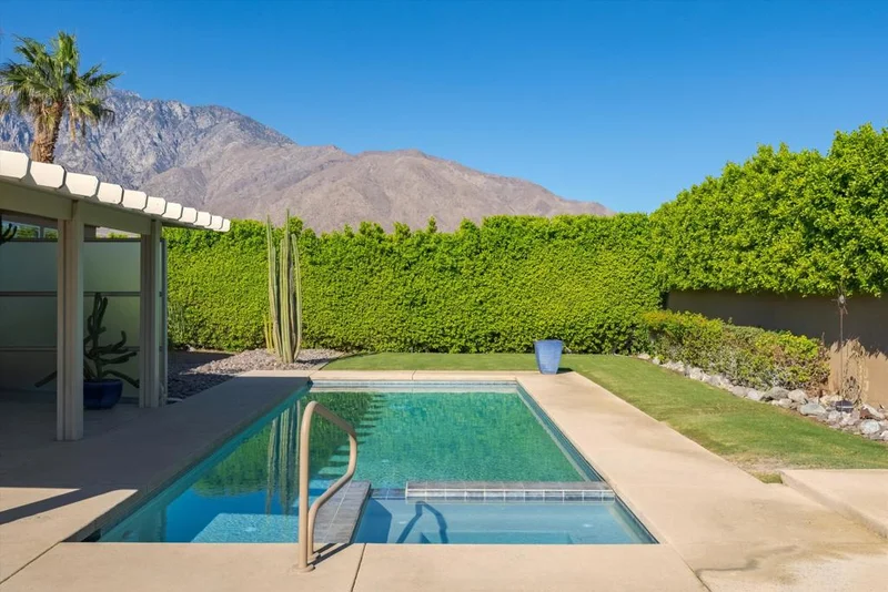 1042 Via San Michael, Palm Springs, CA 92262