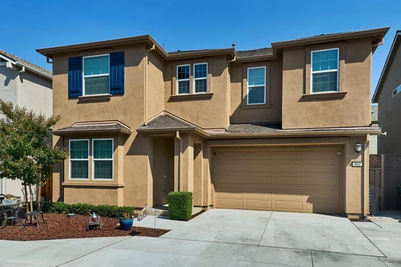 863 Amore, Hollister, CA 95023