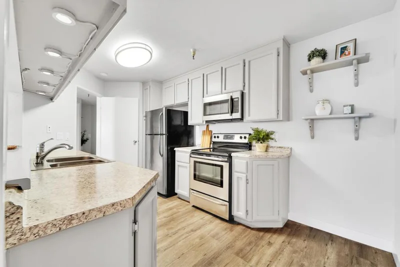 777 Morrell #111, Burlingame, CA 94010