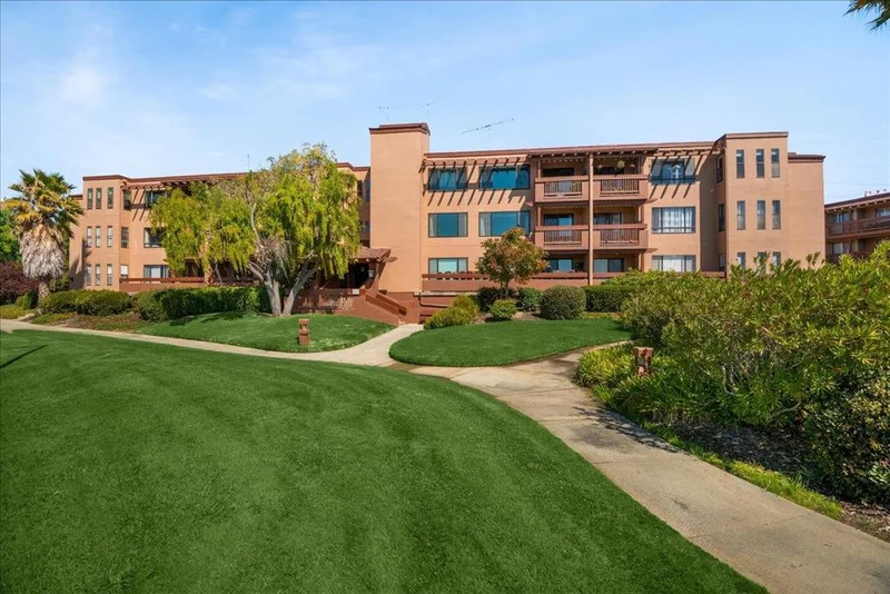 465 Fathom #106, San Mateo, CA 94404