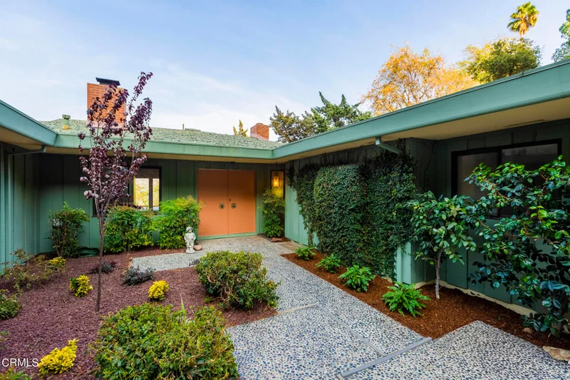 1247 Flintridge, La Canada Flintridge, CA 91011