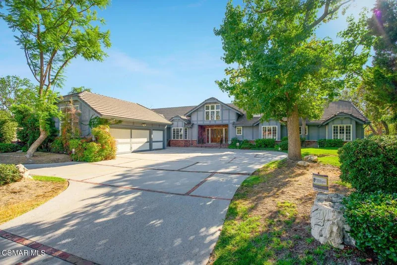 12300 Hagen, Granada Hills, CA 91344