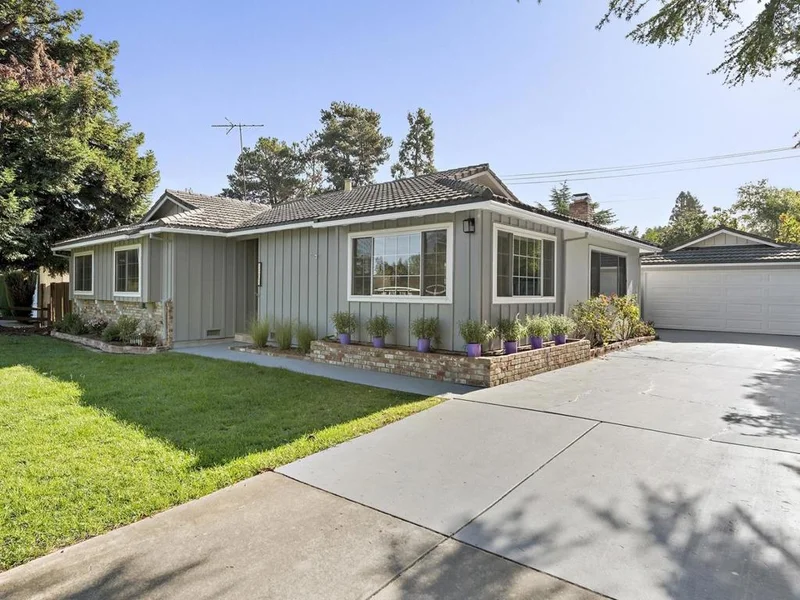 12462 Woodside, Saratoga, CA 95070